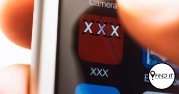 Die ma van ’n vermiste tiener (16) het 58 video’s van haar dogter op ’n pornografiese webwerf gekry.