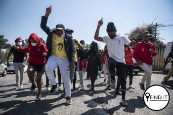 Die Suid-Afrikaanse Studente-unie (SAUS) het ’n lys met vereistes aan die Ministerie van Hoër Onderwys gestuur, maar was egter nie tevrede met die reaksie van Buti Manamela, die adjunkminister, nie.