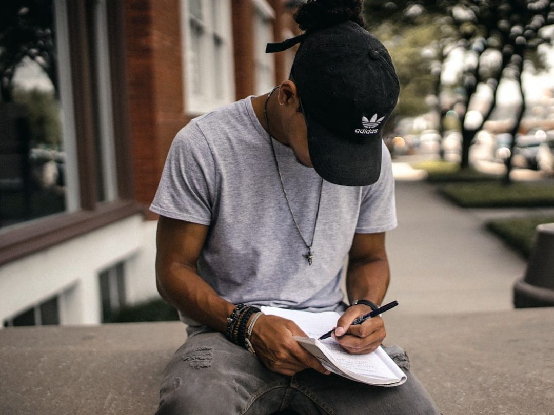Het jy 'n inspirerende, motiverende of emosionele storie om te vertel? (Foto: Unsplash)