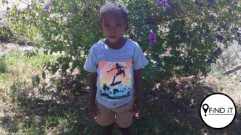 KIMBERLEY.- 70% van Xander Raat (6) se liggaam het brandwonde opgedoen nadat hy in 'n sinkhuis in Vanderkloof was wat aan die brand geslaan het. Die familie wys nou vinger na die department van gesondheid en sê Xander se lewe kon gered word as hy vinnige mediesesorg gekry het.