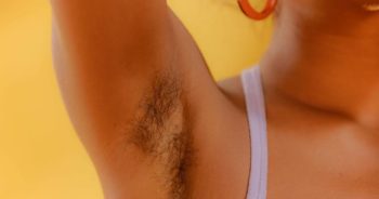Donker onderarms? Raak só daarvan ontslae (Foto: Refinery29)