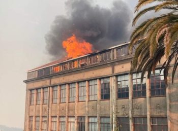 Tafelberg-brand woed voort (Foto: Independent Media)