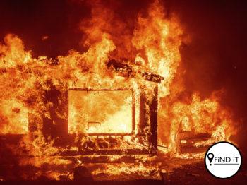 Familie tydens brand uitgewis