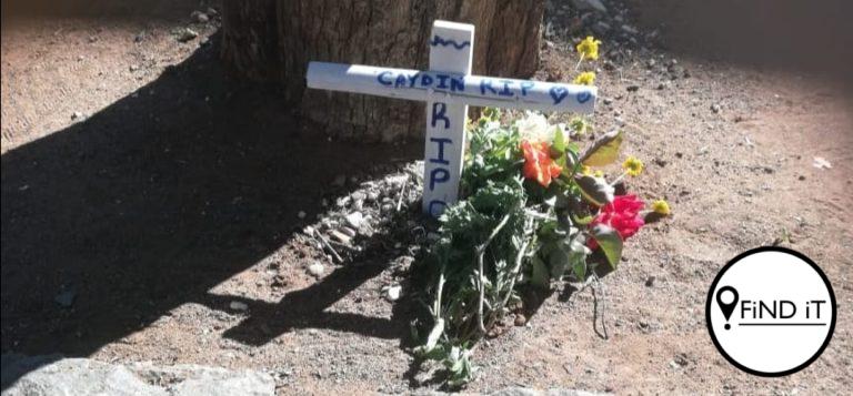 Na bewering het Caydin Miller (20) op 26 Maart na 01:00 in die oggend-ure, sy lewe verloor toe hy met 'n mes in sy nek gesteek is.