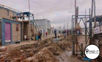 KAAPSTAD.- 'n Gemeenskap van Dunoon, 'n informele nedersetting, is moeg om vir die regering te wag en het besluit om hul eie rioolstelsel te bou.