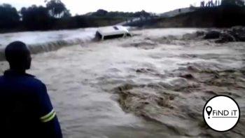 "Die water het oor die brug gestroom. Die bestuurder het ons nie geantwoord toe ons hom smeek om nie oor die brug te gaan nie. Ons almal het geskree van vrees toe hy voortgaan, maar ons krete het op dowe ore geval."