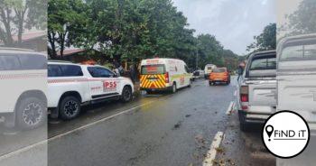 Minibustaxi tref kind (10) voor skool