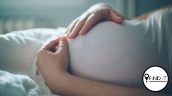 Surrogaatma word swanger met eie baba terwyl sy paartjie se baba dra