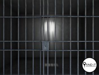 Stiefpa verkrag stiefdogter en sê daarna sy moet stort