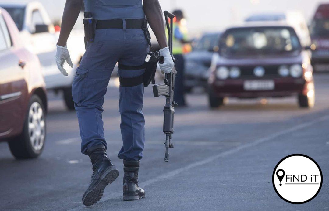 Die twee polisiebeamptes wat afgedank is, het dit beplan.