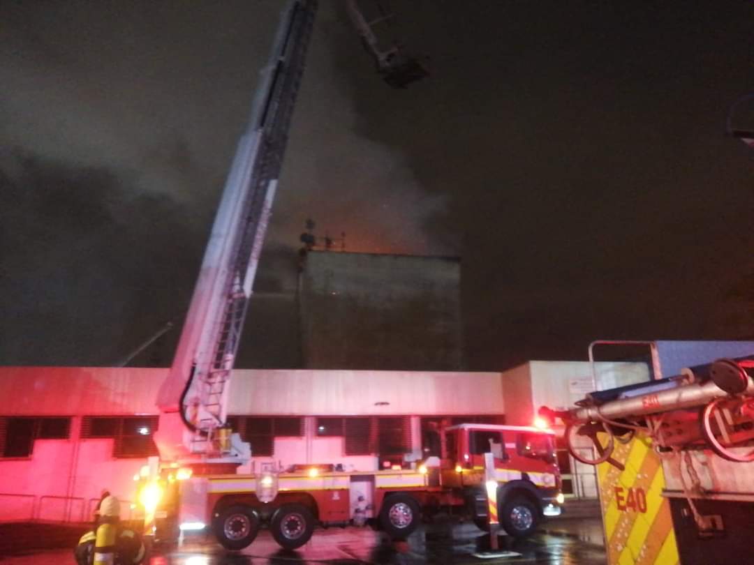 Belville-burgersentrum aan die brand