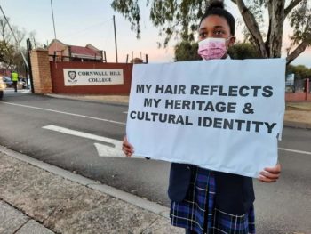 Vreedsame optog by Pretoriase skool oor 'rassisme' (Foto's: Pretoria FM, Facebook)