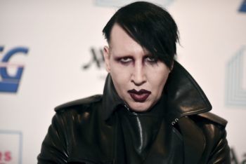Lasbrief uit vir arrestasie van Marilyn Manson (Foto: The Boston Globe)