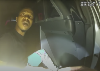 KYK: Polisie deursoek man, dink sy dogter se as is dwelms (Foto: Good Word News)