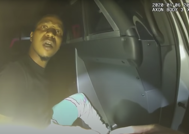 KYK: Polisie deursoek man, dink sy dogter se as is dwelms (Foto: Good Word News)