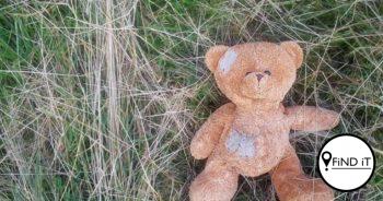 Twee weke oue baba verlate in veld gevind