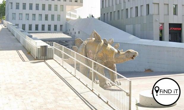 Vermiste man dood in dinosourusbeeld aangetref