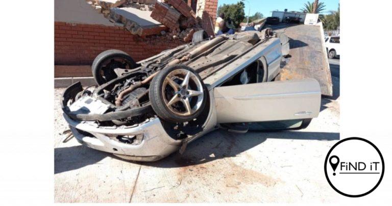 Motor tref muur, jongman (20) beswyk aan sy beserings