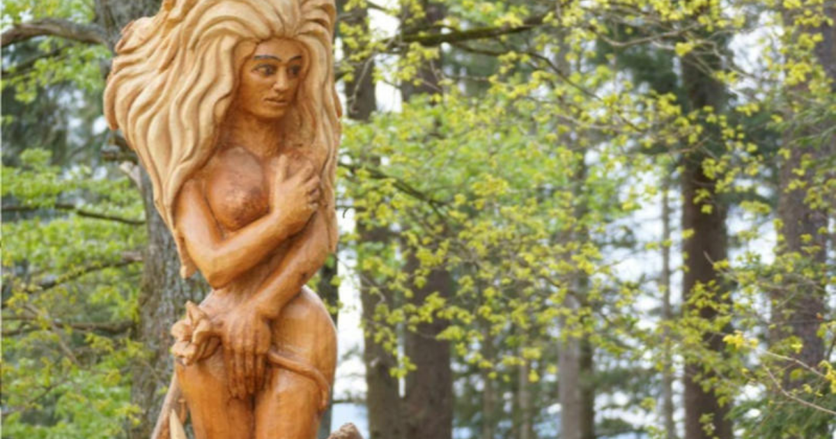 Big-breasted wooden water nymph to be removed