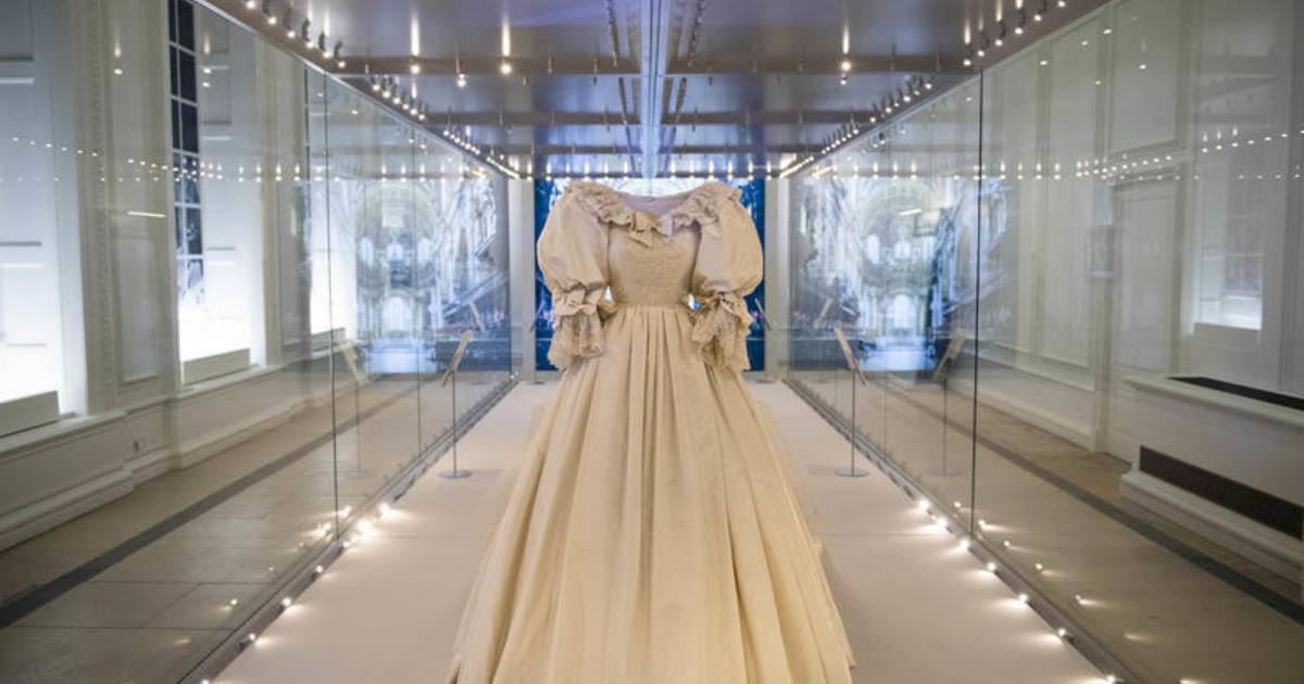 Prince Diana's Wedding Dress Goes On Display For The First Time In 25 Years