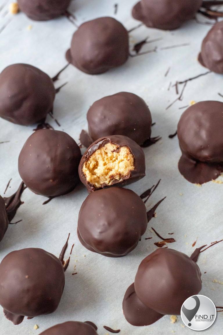 Grondboontjiebotterballetjies met Rice Krispies