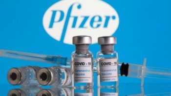 Vrou sterf minute na tweede Pfizer-inenting