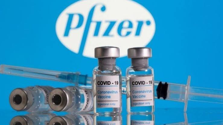 Vrou sterf minute na tweede Pfizer-inenting