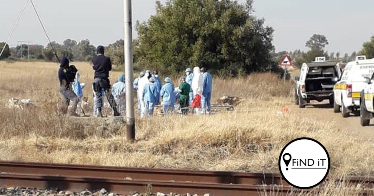 Die polisie ondersoek 20 liggame gevind