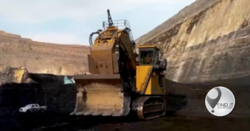 China builds 700-ton super digger that can shovel 60 tons in one bucket