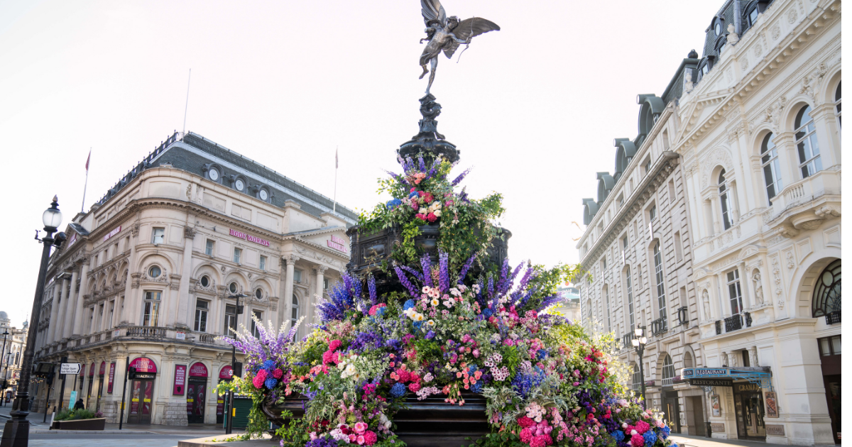 Floral Designers Surprise Londoners With A Series Of Secret ‘Flower Flashes’