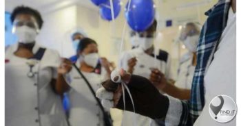 'n Brandweerman wat sy vingers in die Duiwelspiek-brande verloor het, is na vier maande uit die hospitaal ontslaan