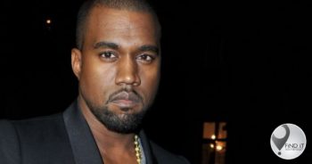 n Aanhanger van Kanye West verkoop 'n sakkie lug vanaf die Donda-byeenkoms vir amper R50 000.