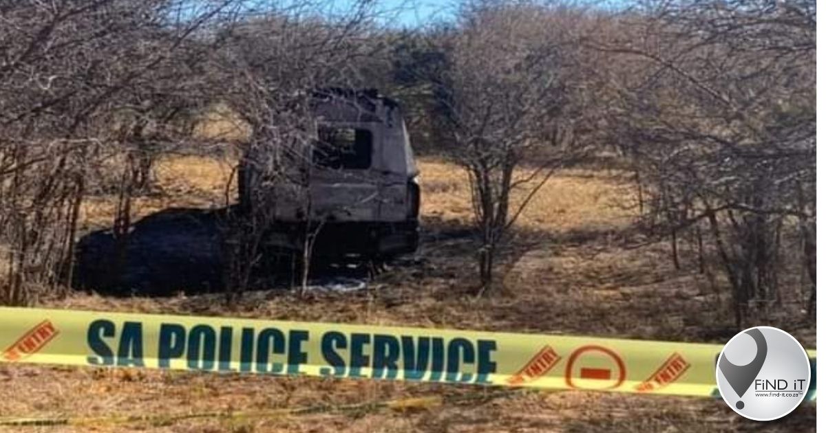PRETORIA. - Vyf verdagtes is gearresteer vir die moord van die twee polisiebeamptes wie se verbrande liggame agter in 'n gebrande polisievoertuig in 'n bos gevind is.