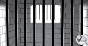 Man in hegtenis wat beroofde vriende buite aandklokreël help