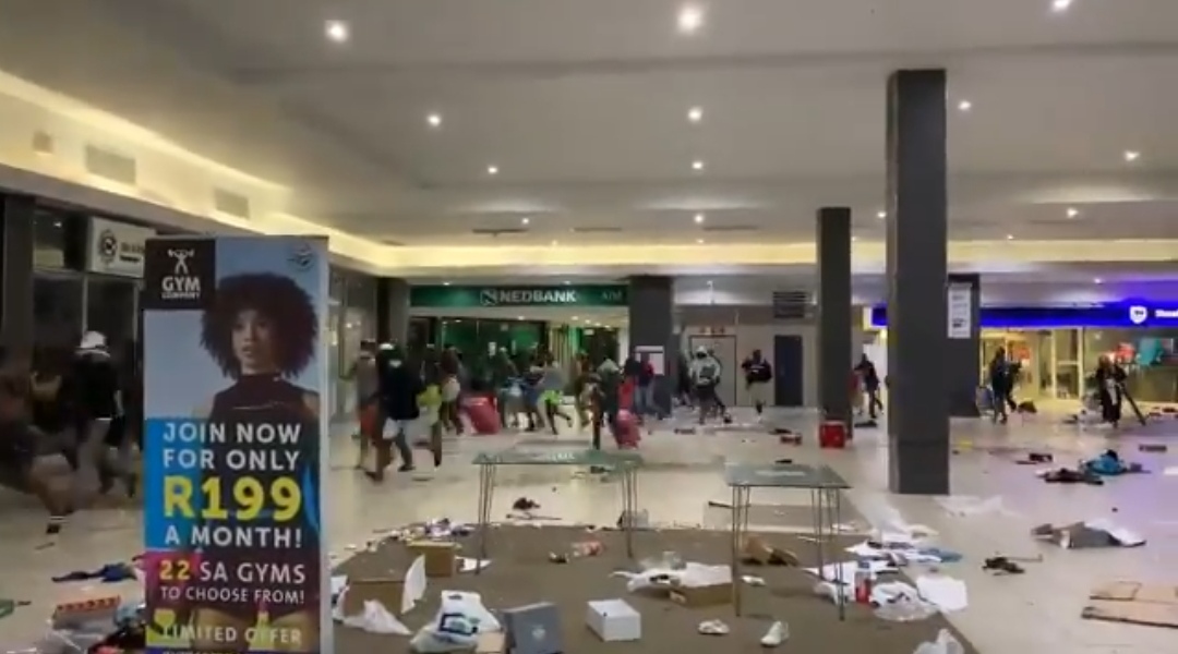 KYK: Chaos in KZN, Gauteng (Foto: Skermgreep)