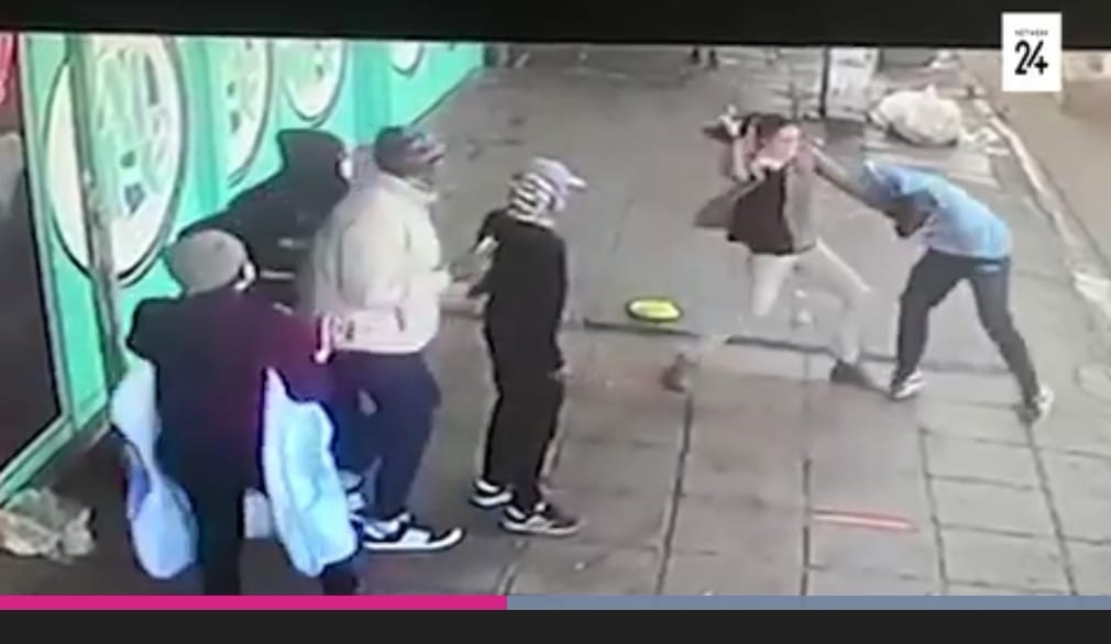 KYK: Boervrou moker dief wat selfoon probeer steel (Foto: Skermgreep uit die video, Netwerk24)