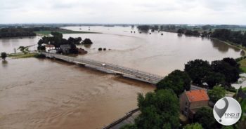 Extreme weather is sweeping the world, with fires and floods over 4 continents