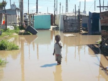 Kaapstad-oorstromings raak 6 000 inwoners (Foto: GroundUp)