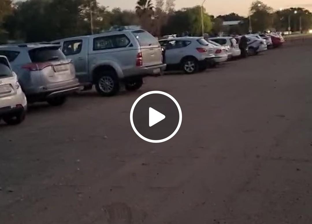 Upington-inwoners bid saam teem Covid-19