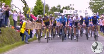 Tour de France: vrou wat botsing veroorsaak in hegtenis