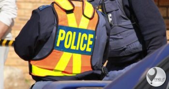 'n 24-jarige vrou het Saterdag haar lewe in 'n ongeluk in Kampsbaai verloor.