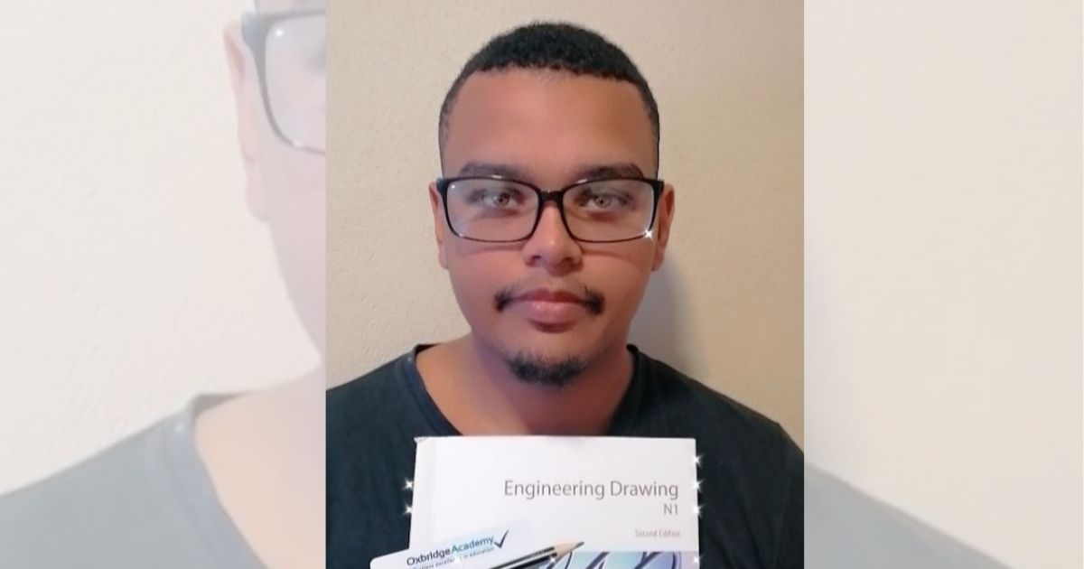 Mikhail sy studies voltooi