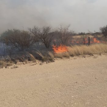 N12 toegemaak weens brande (Foto: Verskaf)