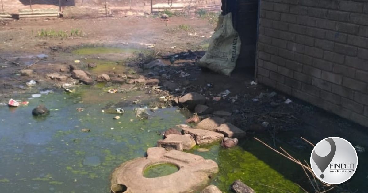Ikutseng-inwoners se huise oorstroom deur rioolwater