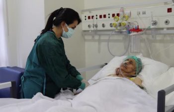 Vrou (116) gesond na drie weke in hospitaal met Covid-19 (Foto: The Times of Israel)