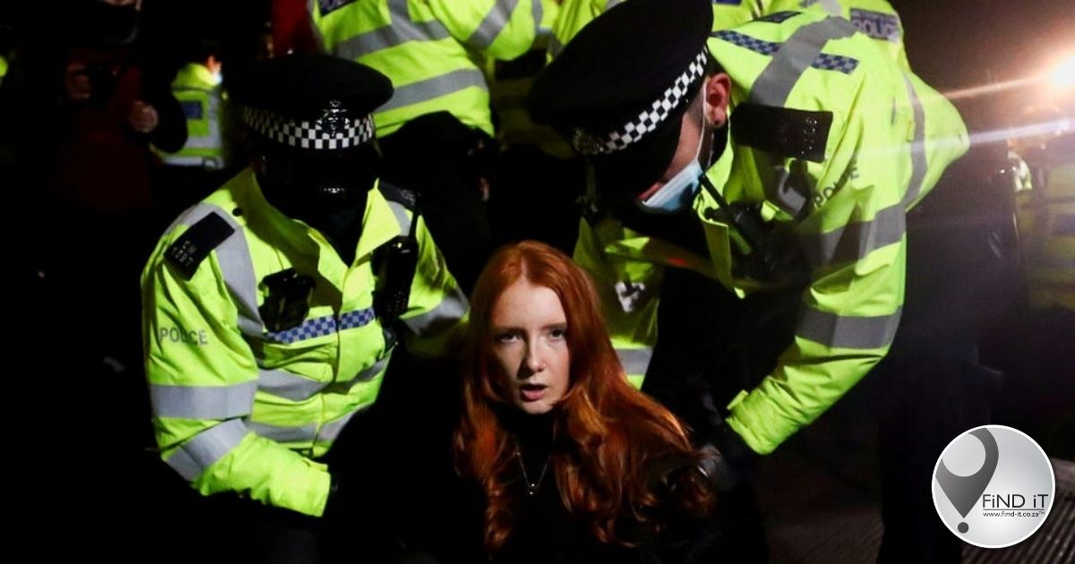 Woman arrested at Sarah Everard vigil says cops contacting her on Tinder