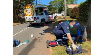 Vrou deur Pitbull-honde aangeval