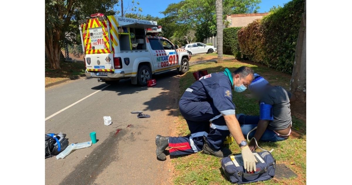 Vrou deur Pitbull-honde aangeval