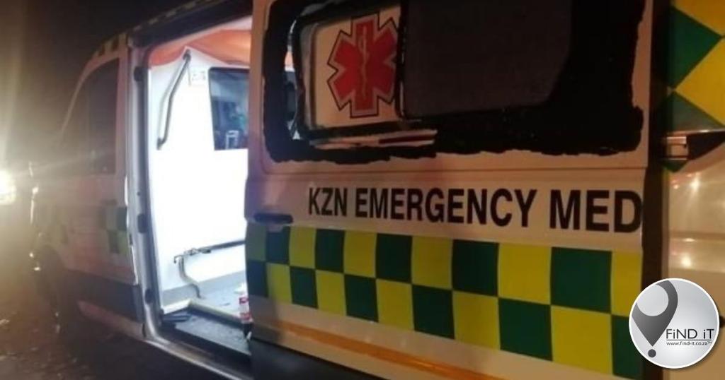 Paramedikus en ma van drie tydens aanval op ambulans dood