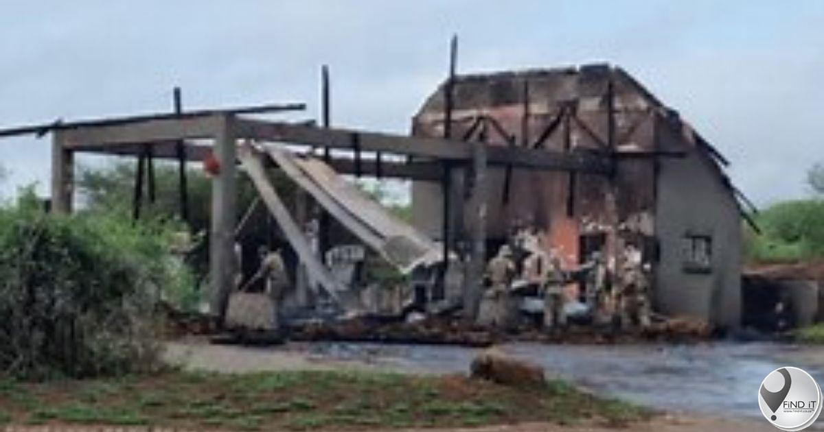 Fuel station at Kruger Park struck by lightning